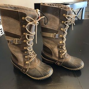 Sorel size 7 suede and leather boots